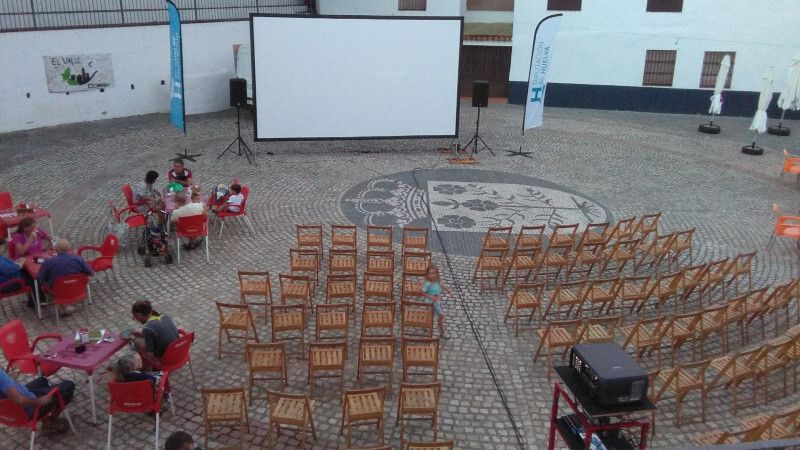 Diputación llevará a casi cuarenta municipios pequeños el cine al aire libre