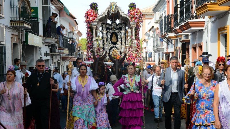 Palos de la Frontera inicia su caminar para encontrarse con la Blanca Paloma