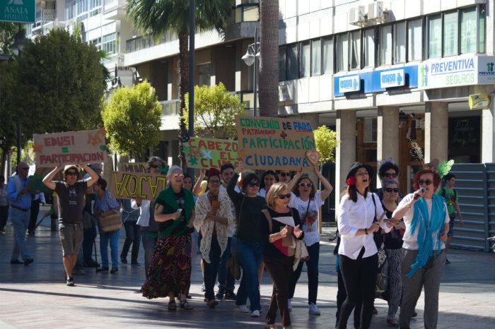 Varios colectivos onubenses que luchan para la defensa del Sistema de Cabezos miran a Europa