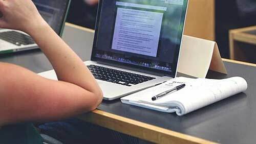 Educación tramita más de 8.200 matrículas de Infantil y Primaria por Internet en el primer día de plazo