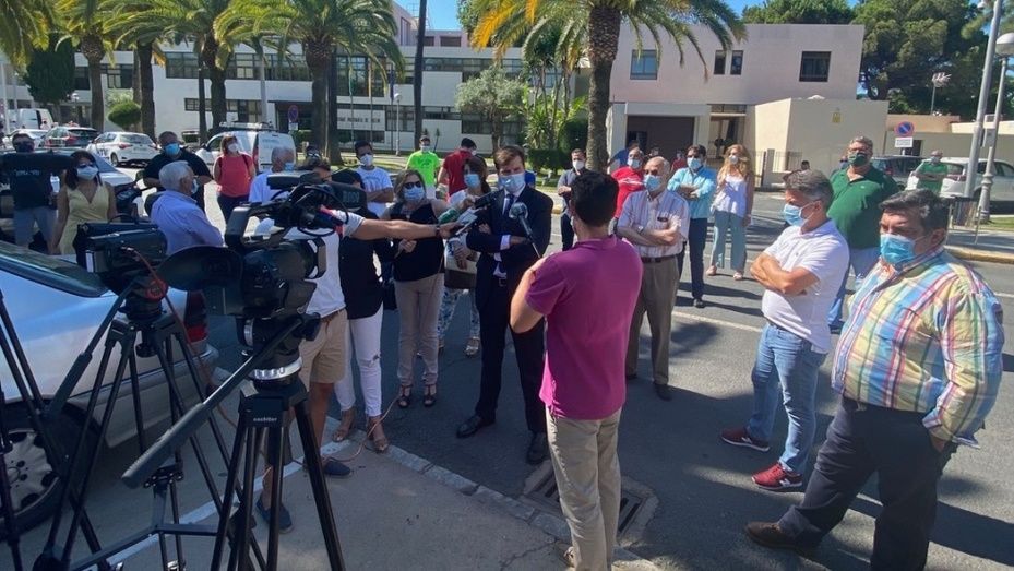 El Puerto asegura que ha mantenido un diálogo 'constante' con los exportadores de pescados y mariscos y que les ha prorrogado el desalojo