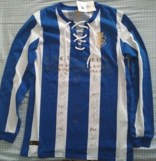 Las peñas del Recre donan una camiseta para ayudar a la salvación del Real Jaén