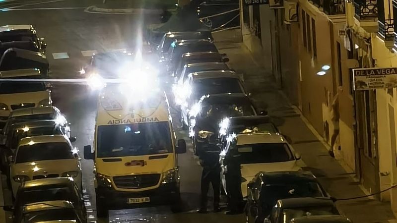 Al menos un detenido y dos heridos por arma blanca en el bloque okupado de Macías Belmonte