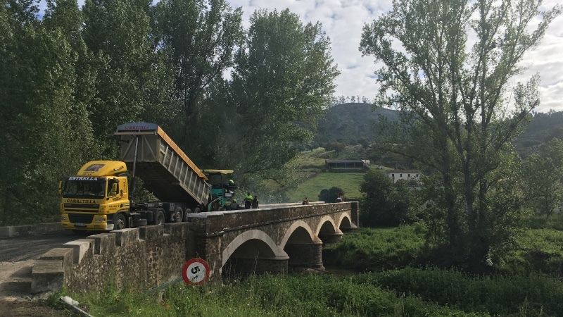 Diputación finaliza las obras en la carretera de Valdelarco y el acceso a Encinasola por el puente sobre el río Múrtigas