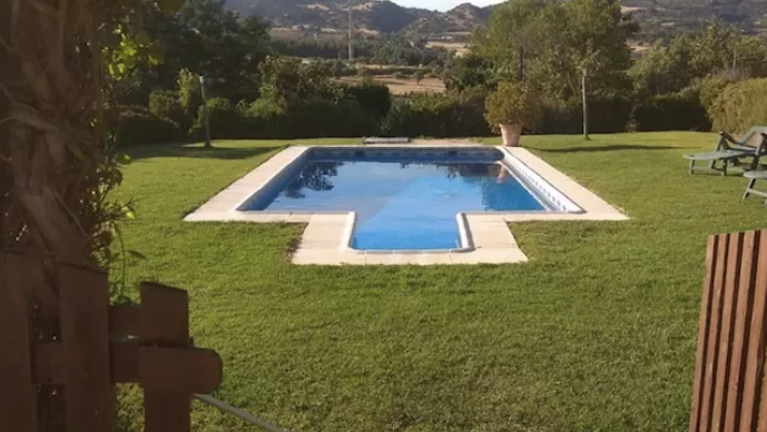Instituto Coordenadas ve 'una alarma innecesaria' en las restricciones al aforo de piscinas comunitarias