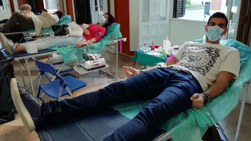 El Centro de Transfusión supera las donaciones de sangre del año pasado en la macrocolecta de esta semana en la Casa Colón