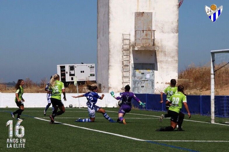 El Sporting Huelva le remonta al Santa Teresa (2-1) y acaba la liga entre los diez mejores equipos de España