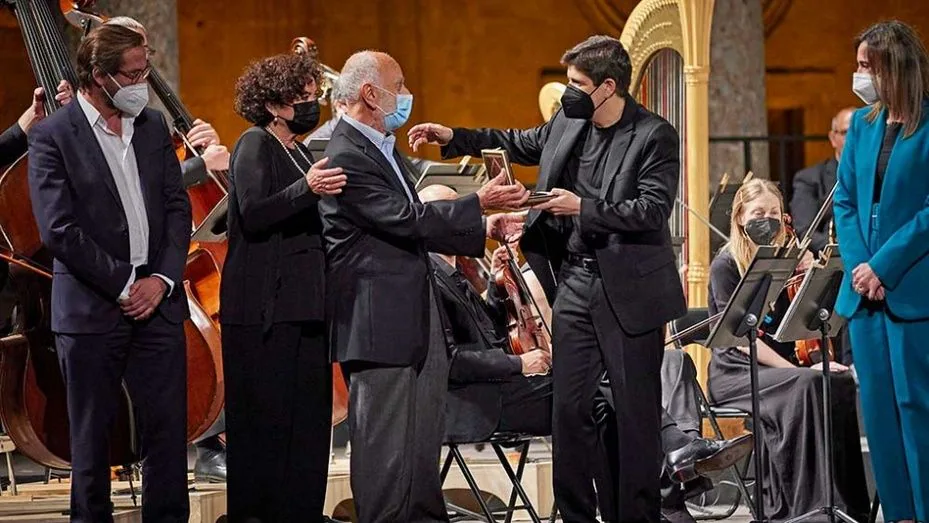 El pianista Javier Perianes recibe la Medalla del Festival de Granada