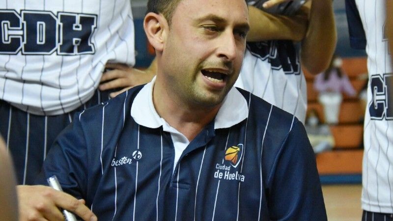 El Ciudad de Huelva anuncia la renovación de Pedro Vadillo