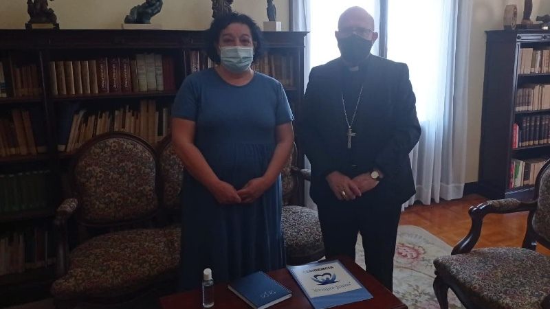 El obispo acoge con entusiasmo el proyecto de la residencia 'Siempre Juntos'