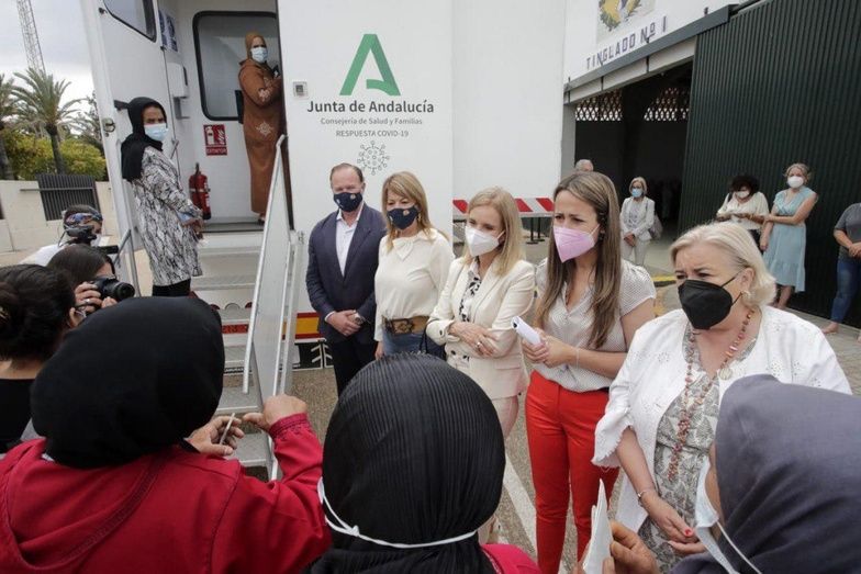 El Muelle de Levante acoge el dispositivo para realizar pruebas PCR a temporeras marroquíes antes de regresar a su país