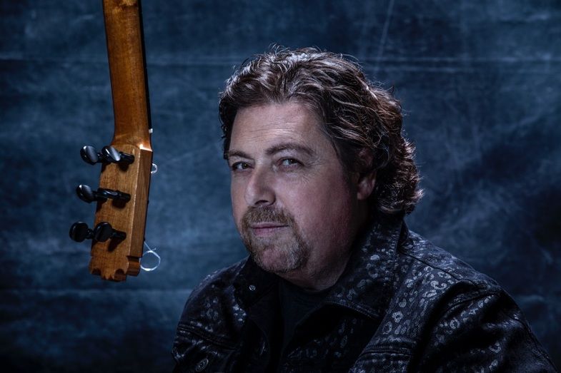 'Instrospective', el ser humano por encima del guitarrista en José Luis de la Paz