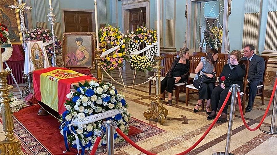 Misa en la Concepción para despedir a Miguel Baez 'Litri' y Conchita Spínola