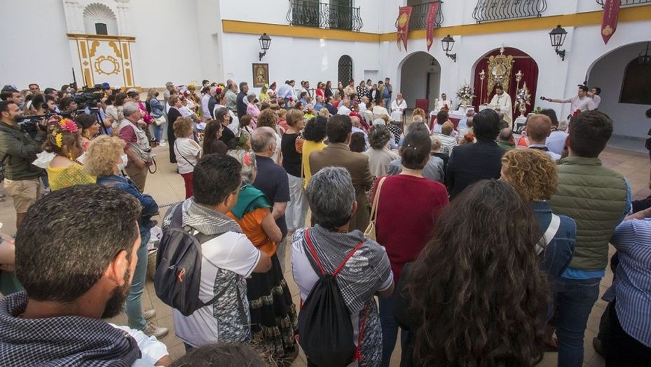 Emigrantes ya camina hacia El Rocío