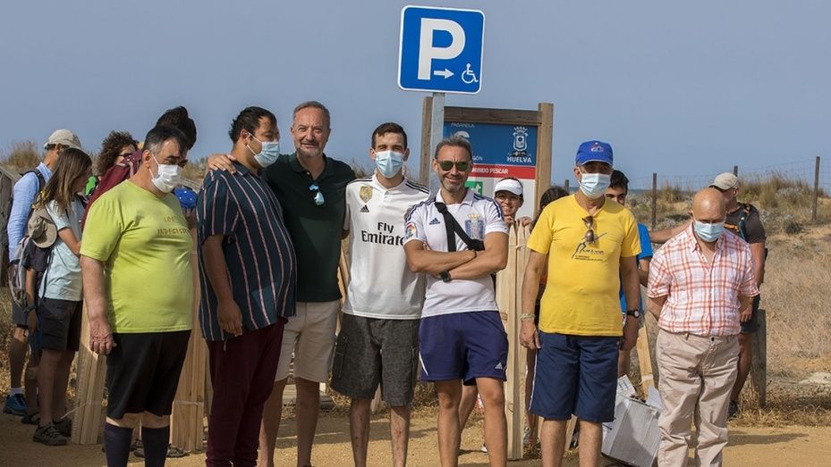 Señalizados espacios en la playa de El Espigón para proteger a aves costeras