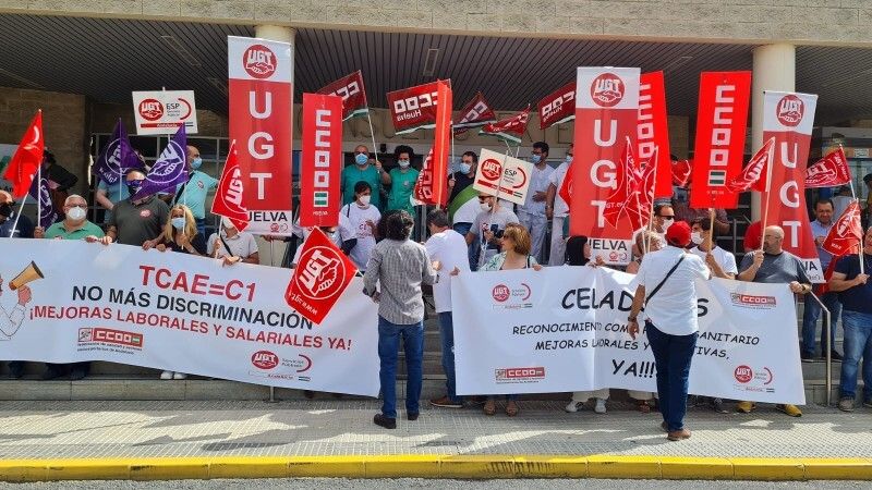 Exigen mejoras para el colectivo de celadores y TCAEs del SAS