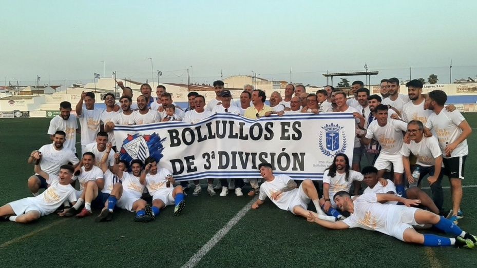 El Bollullos culmina su gran temporada con el ascenso a Tercera RFEF (3-1)