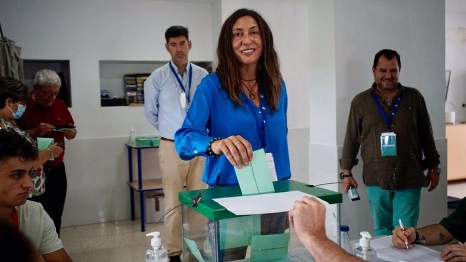 Los candidatos por Huelva ejercen su derecho a voto
