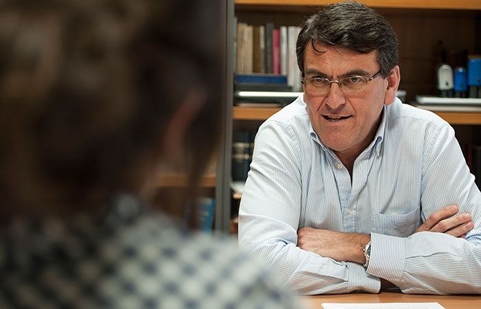 ¿Sabes realmente a quién votas en Huelva según la papeleta que coges?