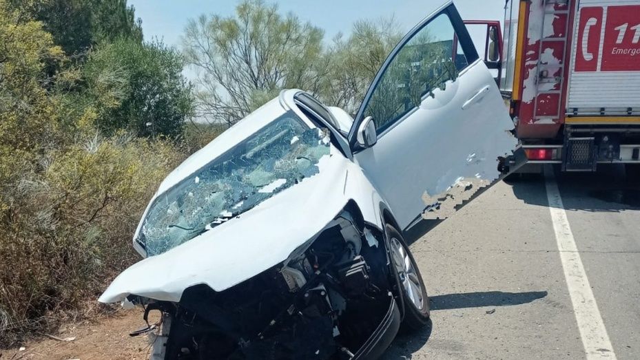 Una colisión frontal en la N-435 deja tres heridos de diversa consideración