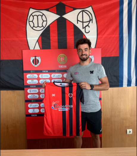 Miguel Fernández renueva con el Cartaya