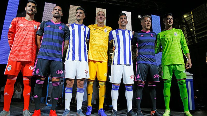 El Decano ya luce sus espectaculares nuevas equipaciones