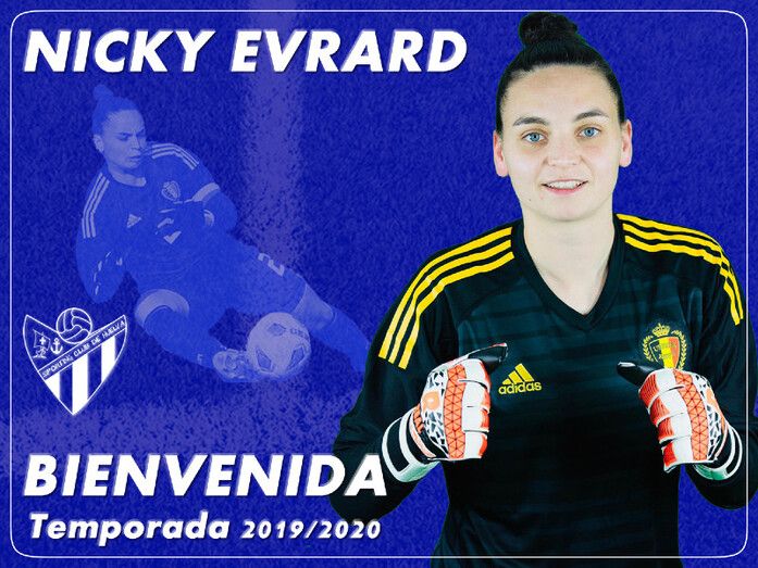 La internacional belga Nicky Evrard cierra la portería del Sporting