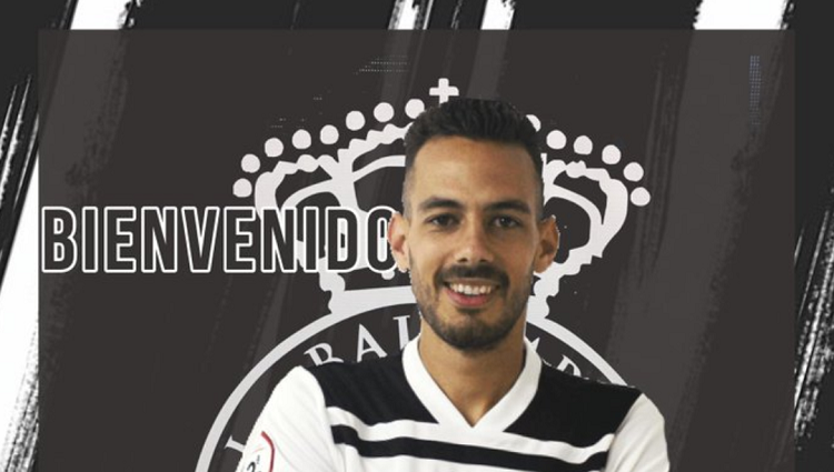 Manu Molina firma con la Balompédica Linense