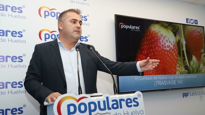 El PP remarca su apoyo a los agricultores e insiste en el trasvase como alternativa al cierre de los pozos en el Condado