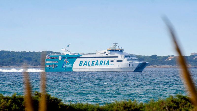 Baleària y Cepsa firman un acuerdo para ofrecer a sus clientes ventajas en viajes y estaciones de servicio