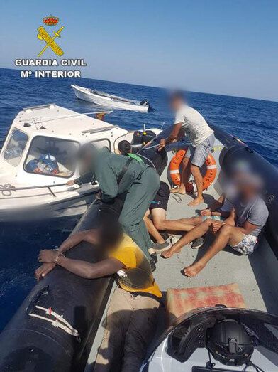 Intervenidas más de tres toneladas de hachís y cinco detenidos tras una persecución en alta mar