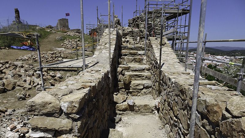 Las obras de rehabilitación del Castillo de Aracena superan el 50% de ejecución