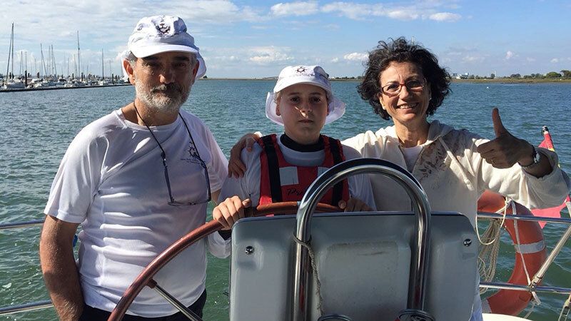 Una iniciativa benéfica invita a navegar por Punta Umbría a niños con enfermedades oncológicas y crónicas