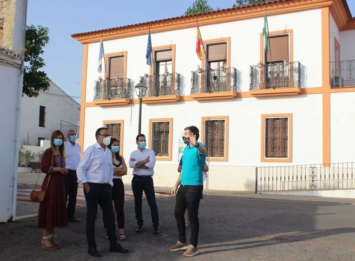 El presidente de la Diputación realiza una ronda de visitas institucionales en la comarca de la Sierra