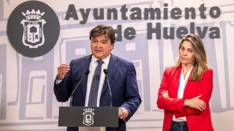 Gabriel Cruz asegura que desde el Ayuntamiento “no se ha descartado” que el Recre pase a manos privadas 