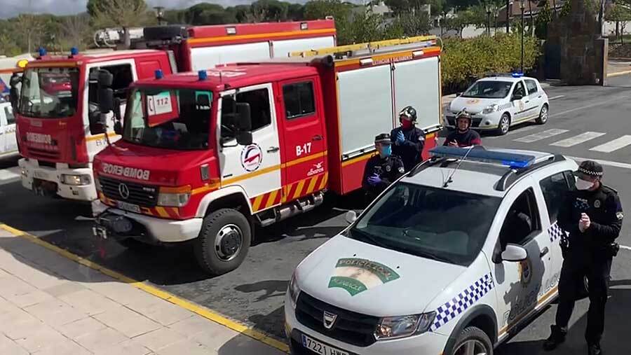 Rescatan a un vecino de Aljaraque que se desvaneció cuando se encontraba en el tejado de su casa