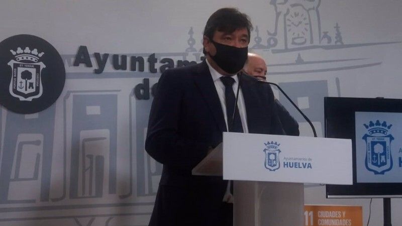 El alcalde explica el retraso del plan fosfoyesos por las “autorizaciones y condicionantes” pendientes