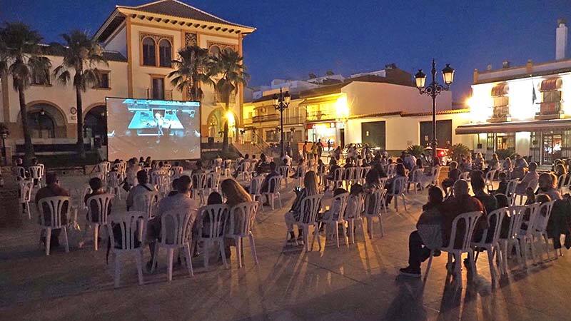 El Ayuntamiento de Palos prepara una extensa cartelera en su cine de verano