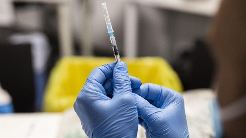 Huelva llega a julio a la cola de Andalucía en vacunación, con 475.839 dosis