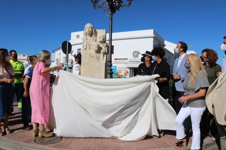 Una escultura reconoce “el esfuerzo, el trabajo y la generosidad del pueblo de Cartaya durante la pandemia”