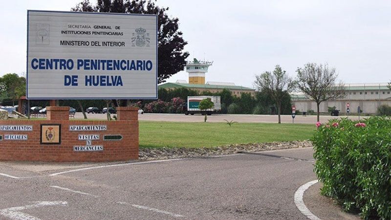 Un nuevo incidente en la cárcel de Huelva se salda con tres funcionarios heridos tras intentar acuchillarlos