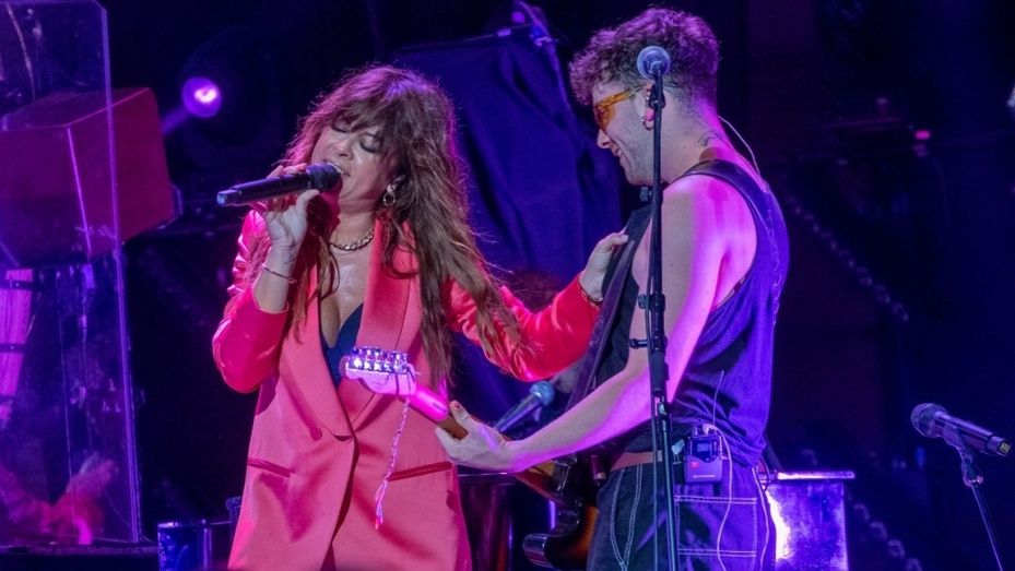 Vanesa Martín, hito de luz para la primera noche del Foro