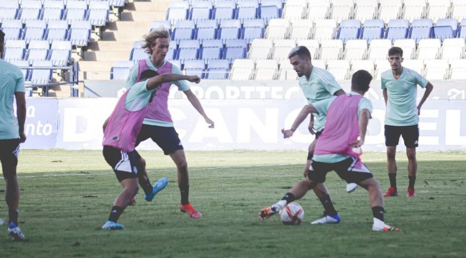 Comienza la ‘era Abel Gómez’ en el Recreativo con las ausencias de José Mari y Mbaye