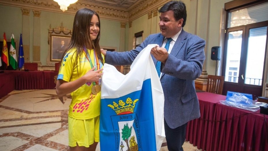 María Ramos, doble campeona de España con Andalucía, recibida en el Ayuntamiento