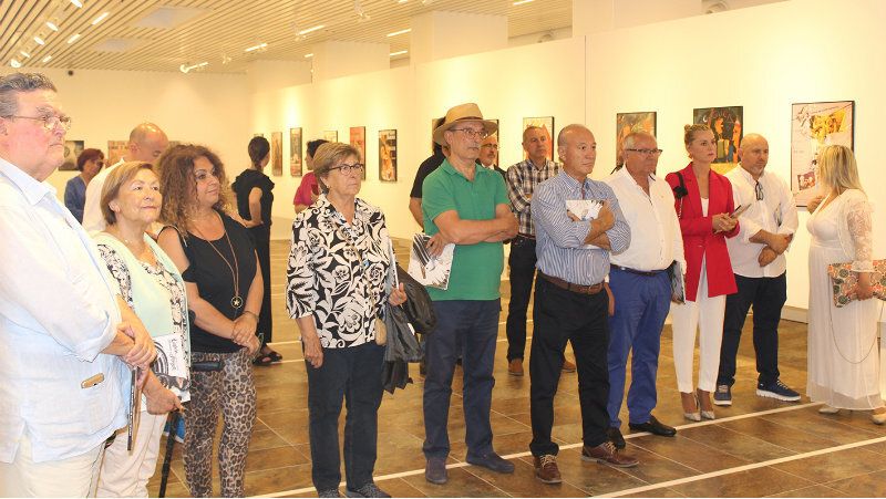 Diputación lleva la exposición de carteles del Festival de Moguer a Zalamea y la 'Saca de Yeguas' a Almonaster