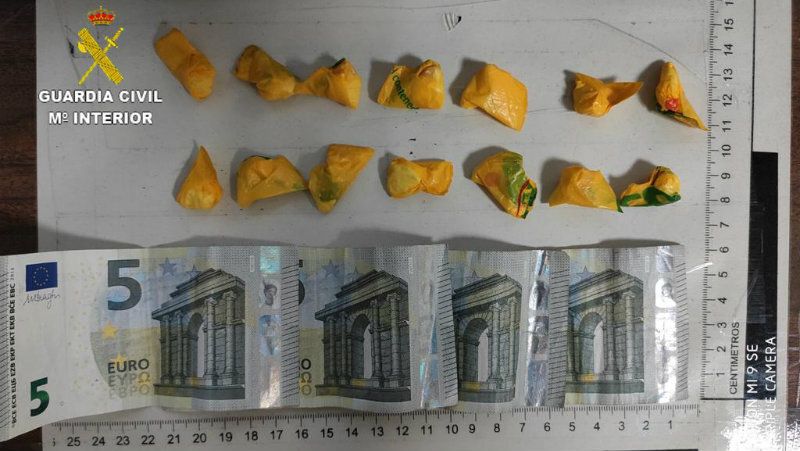 Le localizan escondida entre la ropa 14 dosis de cocaína dispuestas para su venta en Punta