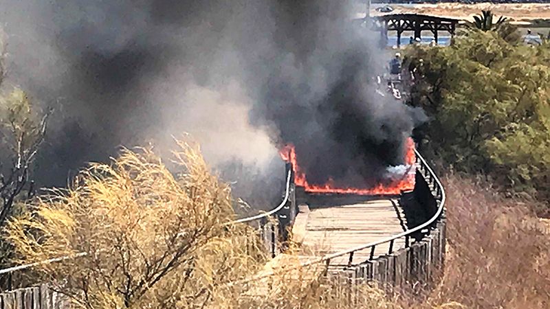 Nuevo incendio provocado en el Paseo Litoral de Isla Cristina