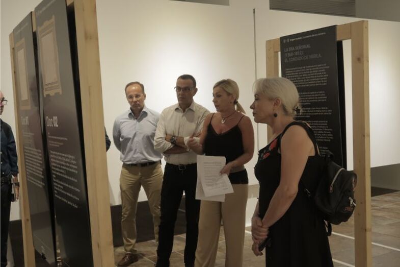 Caraballo inaugura la exposición 'Origen Condado', un recorrido histórico sobre la creación de la comarca