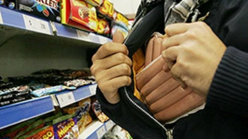 Tres ladrones habituales de Lepe son sorprendidos robando en dos establecimientos de la localidad