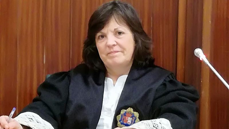 Chucena nombra hija predilecta a la teniente fiscal de la Audiencia, Isidora Solís